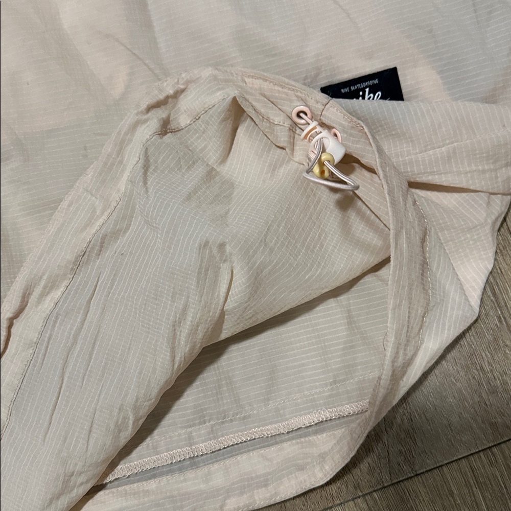 NIKE SB Men's Packable Shell Anorak Jacket - Picture 8 of 8